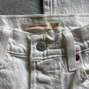 Levi’s Premium Denim Wedgie Straight Jeans in White Size 27W 26L.